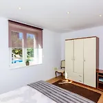 Βίλα Oasis Cypress - Three Bedroom With Terrace And Swimming Pool *