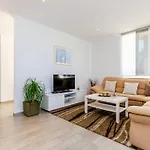 Oasis Cypress - Three Bedroom With Terrace And Swimming Pool Βίλα Čilipi
