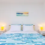 Oasis Cypress - Three Bedroom With Terrace And Swimming Pool Čilipi