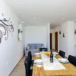 Oasis Cypress - Three Bedroom With Terrace And Swimming Pool Βίλα