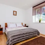 Oasis Cypress - Three Bedroom With Terrace And Swimming Pool * Čilipi