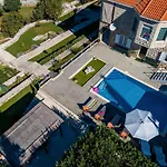 Oasis Cypress - Three Bedroom With Terrace And Swimming Pool *