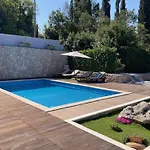 Βίλα Oasis Cypress - Three Bedroom With Terrace And Swimming Pool *