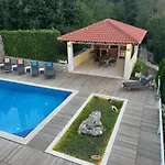 Βίλα Oasis Cypress - Three Bedroom With Terrace And Swimming Pool