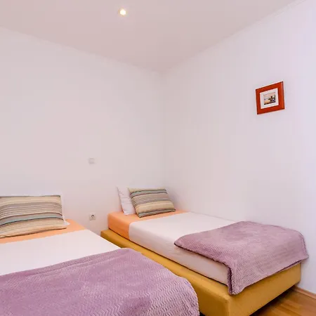 Villa Oasis Cypress - Three Bedroom With Terrace And Swimming Pool