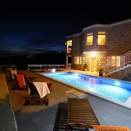 Oasis Cypress - Three Bedroom With Terrace And Swimming Pool Villa Čilipi