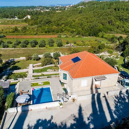 Oasis Cypress - Three Bedroom With Terrace And Swimming Pool