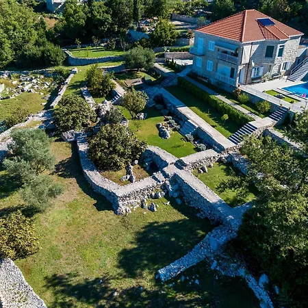 Oasis Cypress - Three Bedroom With Terrace And Swimming Pool Čilipi