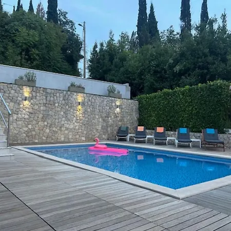 Oasis Cypress - Three Bedroom With Terrace And Swimming Pool