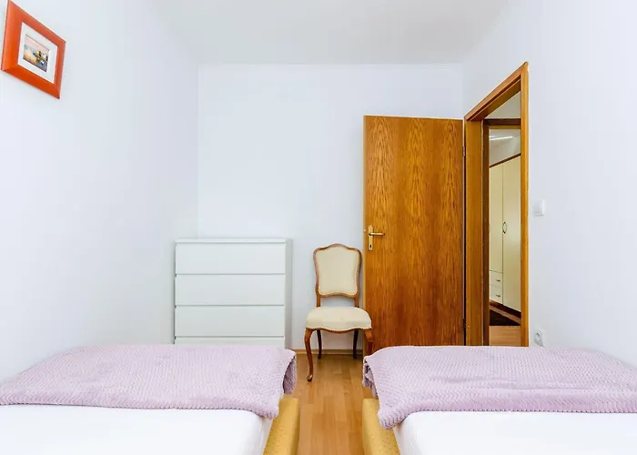 Вилла Oasis Cypress - Three Bedroom With Terrace And Swimming Pool