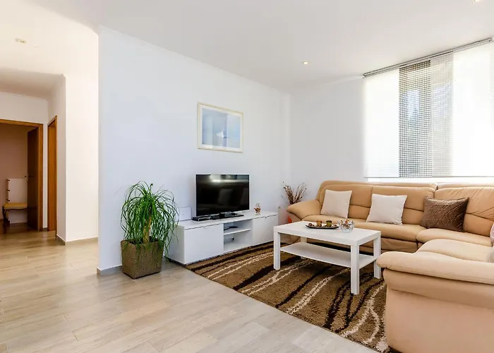 Oasis Cypress - Three Bedroom With Terrace And Swimming Pool Вилла Чилипи