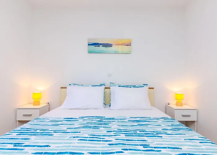 Oasis Cypress - Three Bedroom With Terrace And Swimming Pool Чилипи