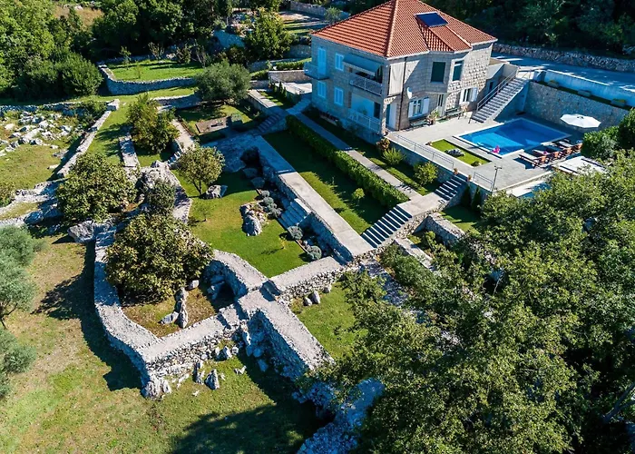 Вилла Oasis Cypress - Three Bedroom With Terrace And Swimming Pool Чилипи