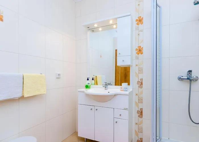 Oasis Cypress - Three Bedroom With Terrace And Swimming Pool Чилипи