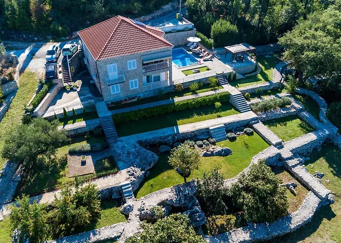 Oasis Cypress - Three Bedroom With Terrace And Swimming Pool * Чилипи