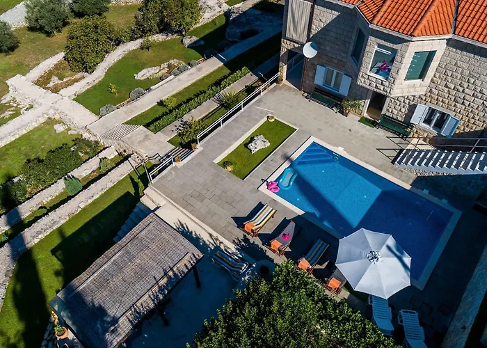 Oasis Cypress - Three Bedroom With Terrace And Swimming Pool *