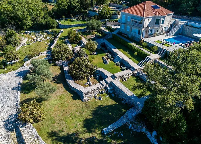 Oasis Cypress - Three Bedroom With Terrace And Swimming Pool Чилипи