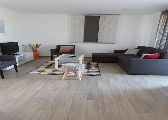 Oasis Cypress - Three Bedroom With Terrace And Swimming Pool